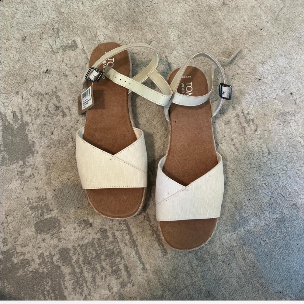 Toms Cream and Tan Sandals